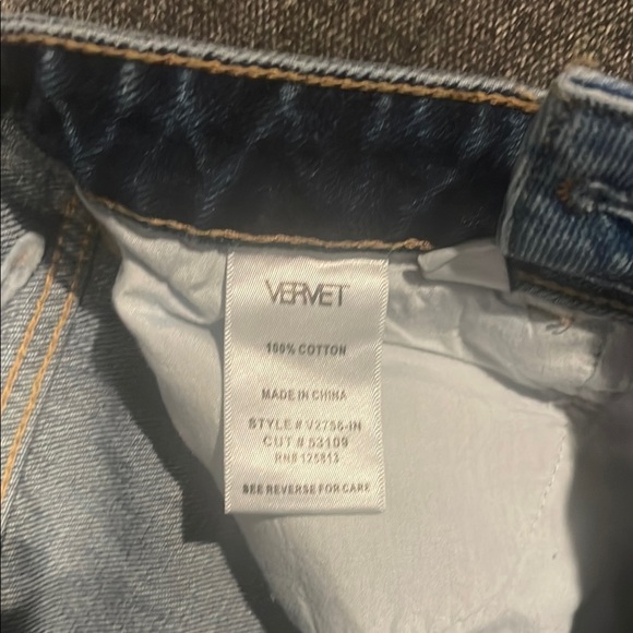 Vervet Distressed Denim Shorts - Picture 4 of 5